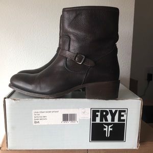 Frye Lynn strap short dark brown size 8M